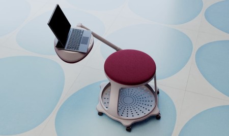 Krzesło szkoleniowe Bzoom Nowy Styl z pulpitem i schowkiem, mobilne, uczelniane